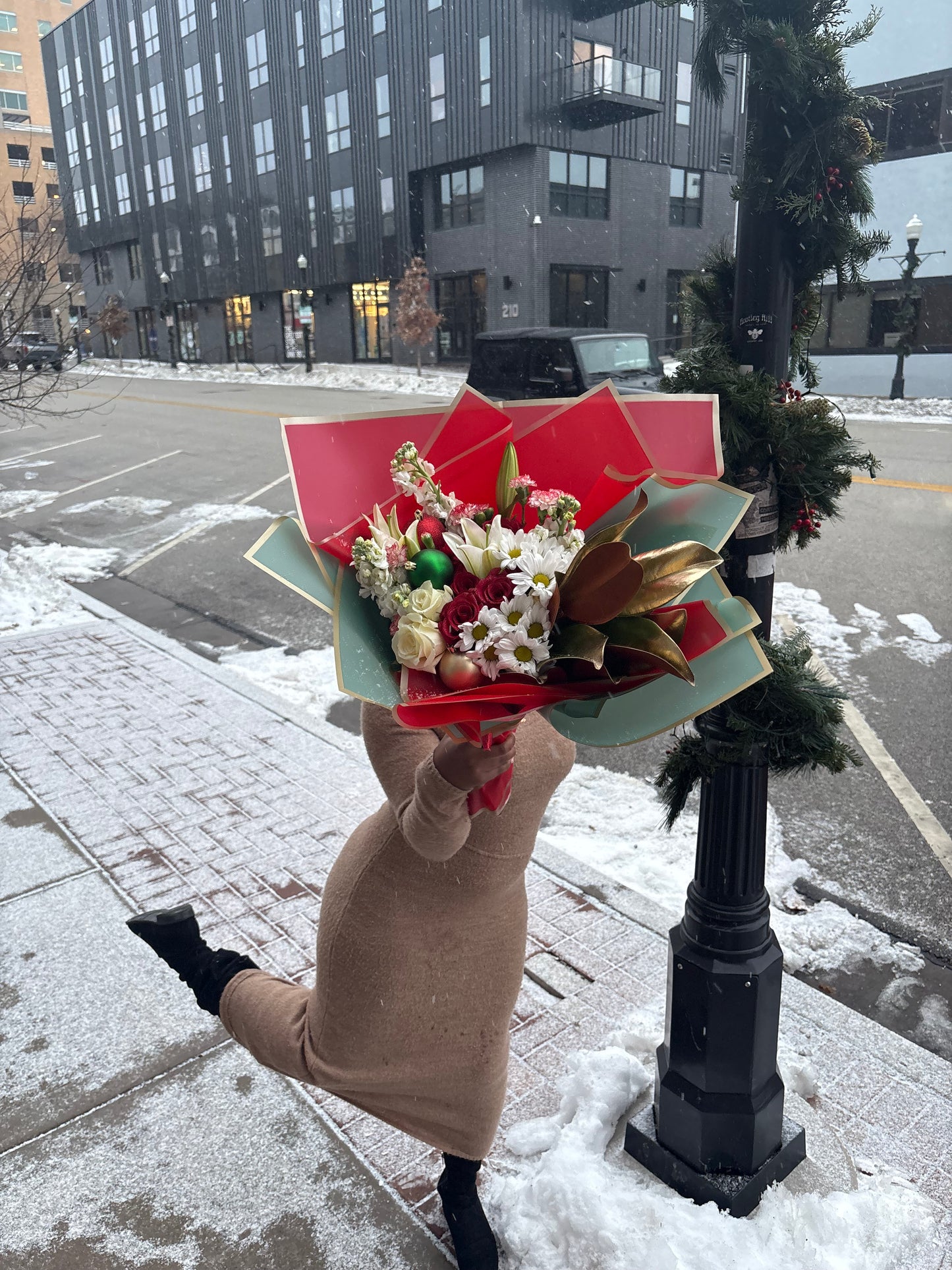 Holiday Designer’s Choice Bouquet - Large Premium