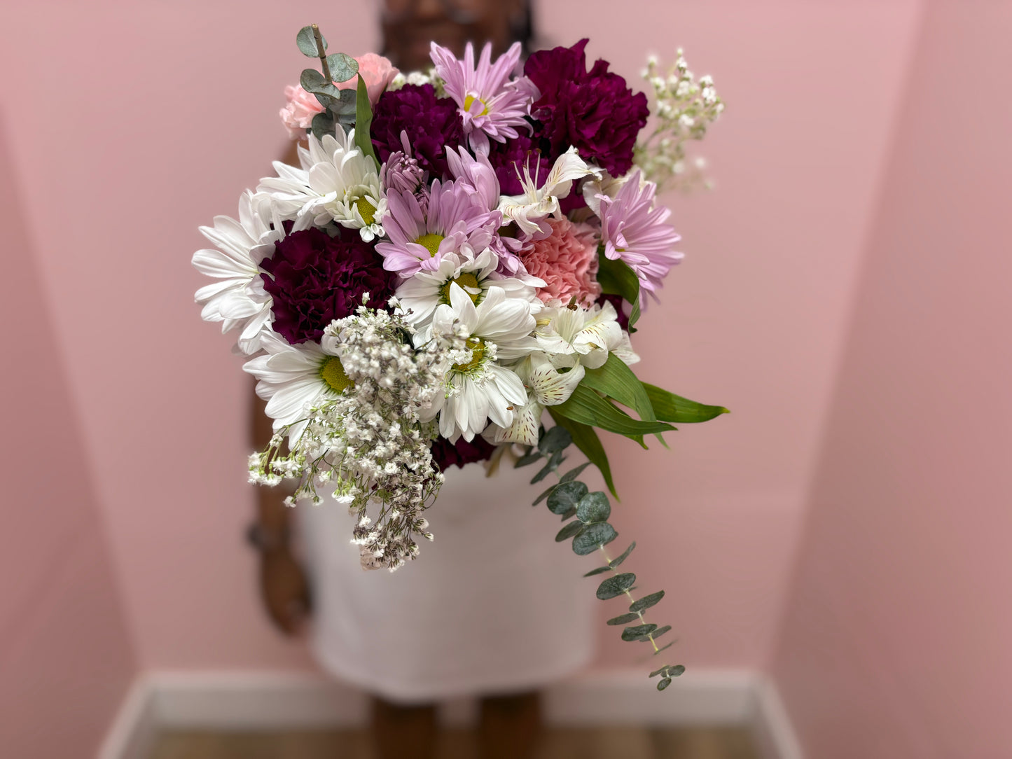 Joy To The World - Classic Daisy Bouquet